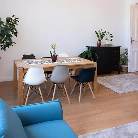 Central Szeged Apartment Апартаменты *